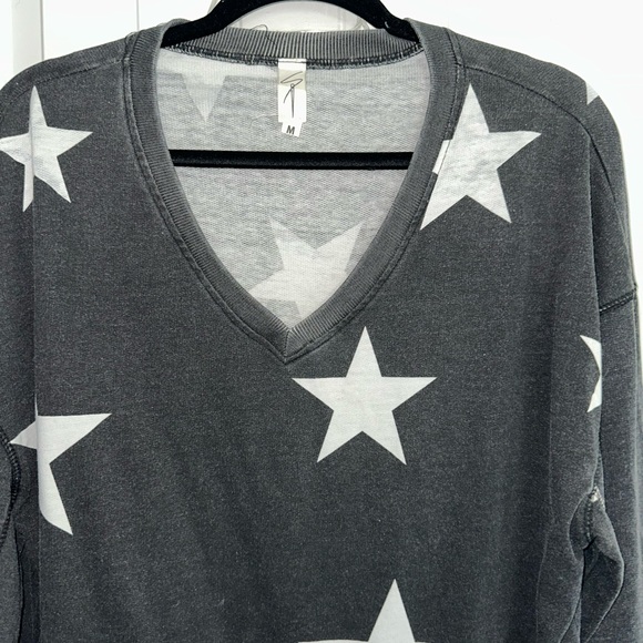 Star Patterned V-Neck Sweater - Picture 2 of 2